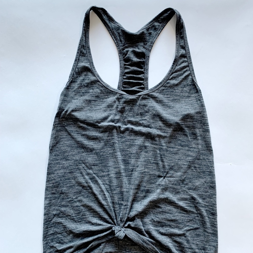 Lululemon Simple Gray / Grey, Tied Tank Top Workout Shirt Women’s SZ M